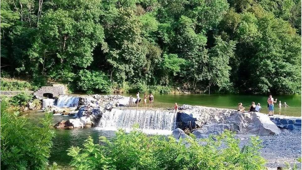 Camping Le Ventadour Meyras Экстерьер фото