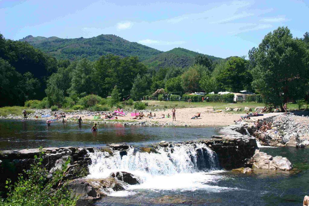 Camping Le Ventadour Meyras Экстерьер фото