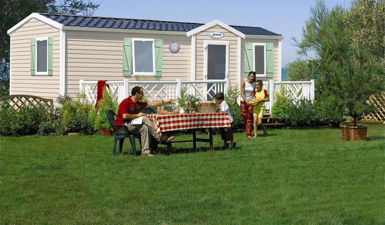 Camping Le Ventadour Meyras Экстерьер фото