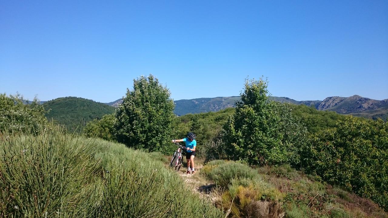 Camping Le Ventadour Meyras Экстерьер фото