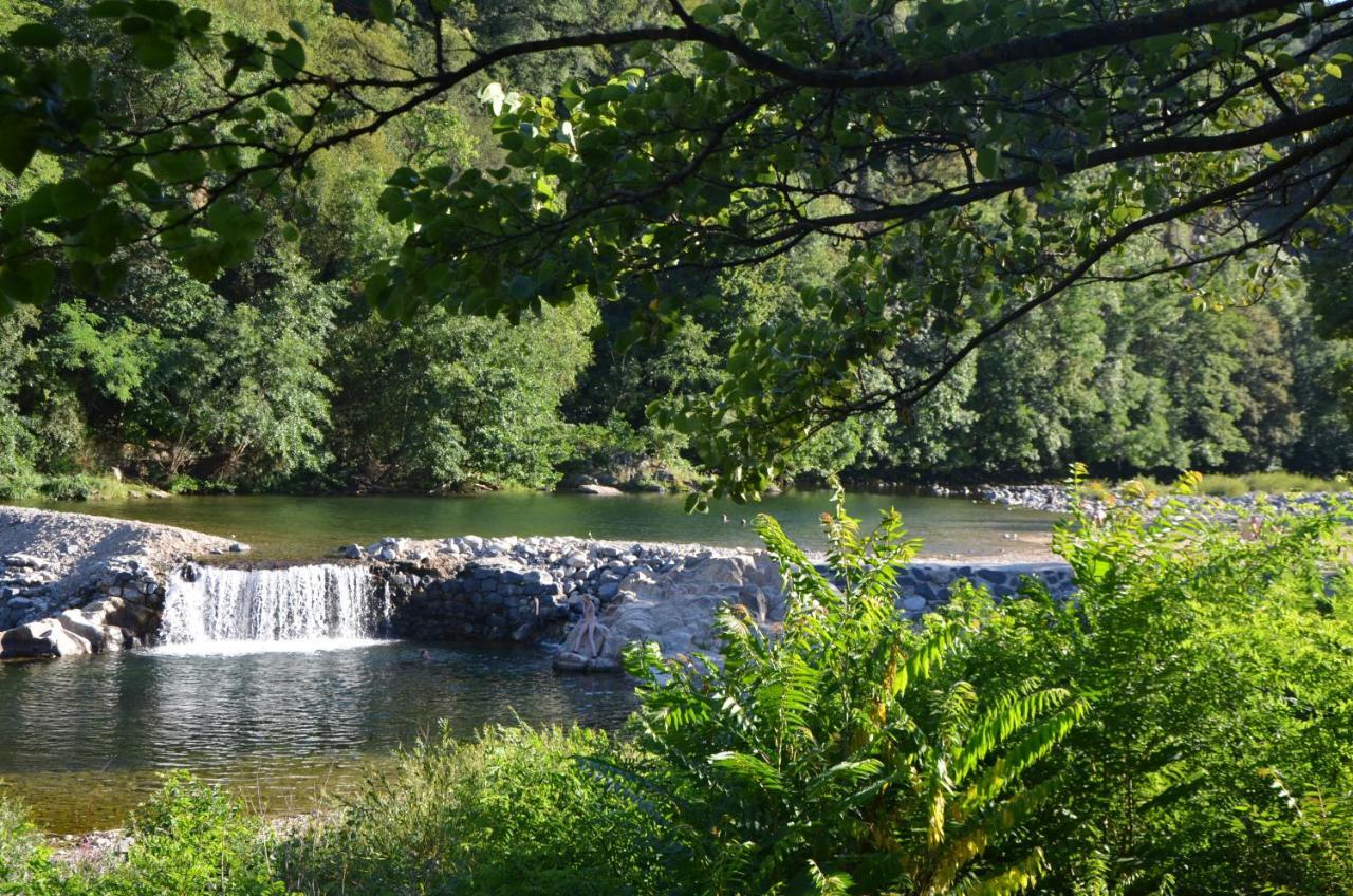 Camping Le Ventadour Meyras Экстерьер фото